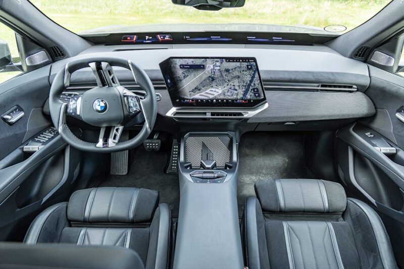 BMW ix3 elbil test anmeldelse 2026 dansk kabine