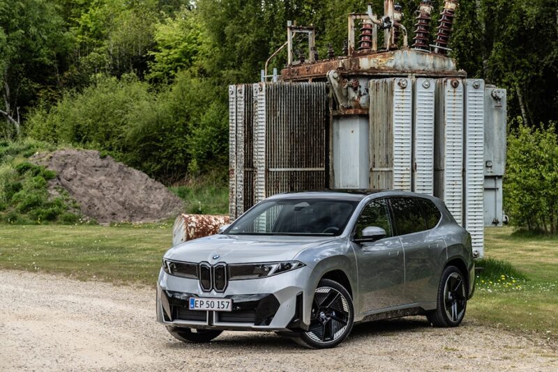 BMW ix3 elbil test anmeldelse 2026 dansk still
