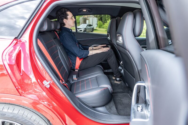 Mercedes GLC elbil test anmeldelse 2026 priser bagsæde