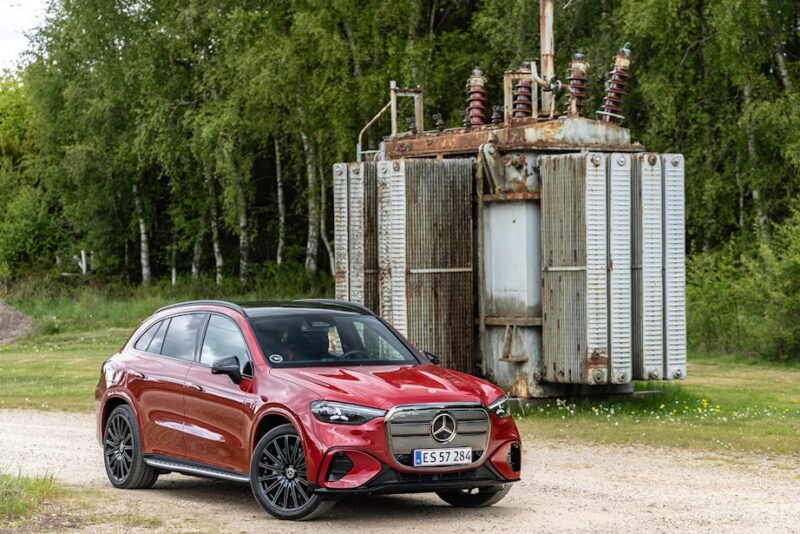 Mercedes GLC elbil test anmeldelse 2026 priser rød igen