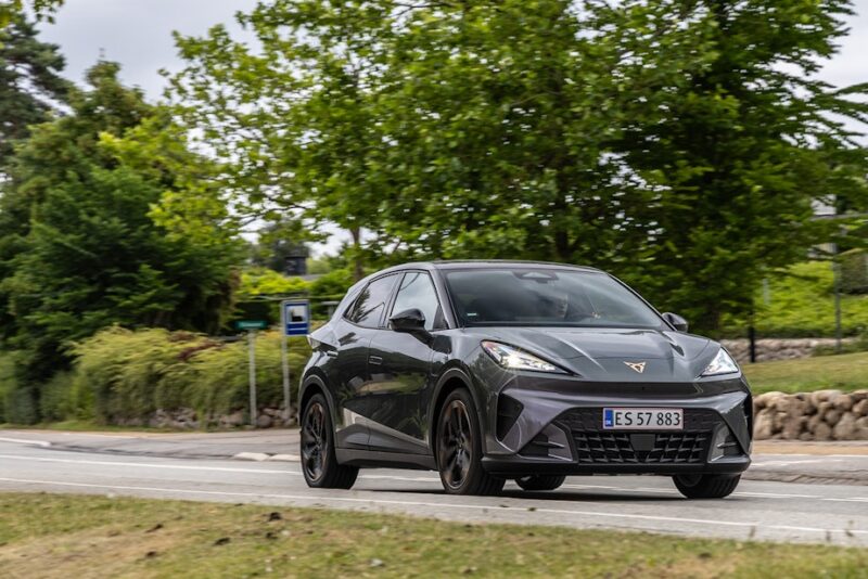 Cupra Raval elbil test anmeldelse 2026 grå