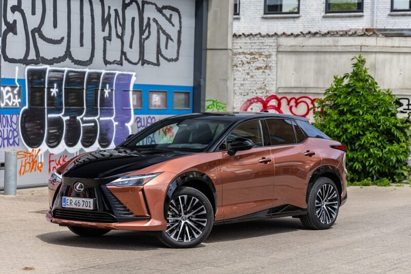 Lexus RZ500e elbil test anmeldelse 2026 side