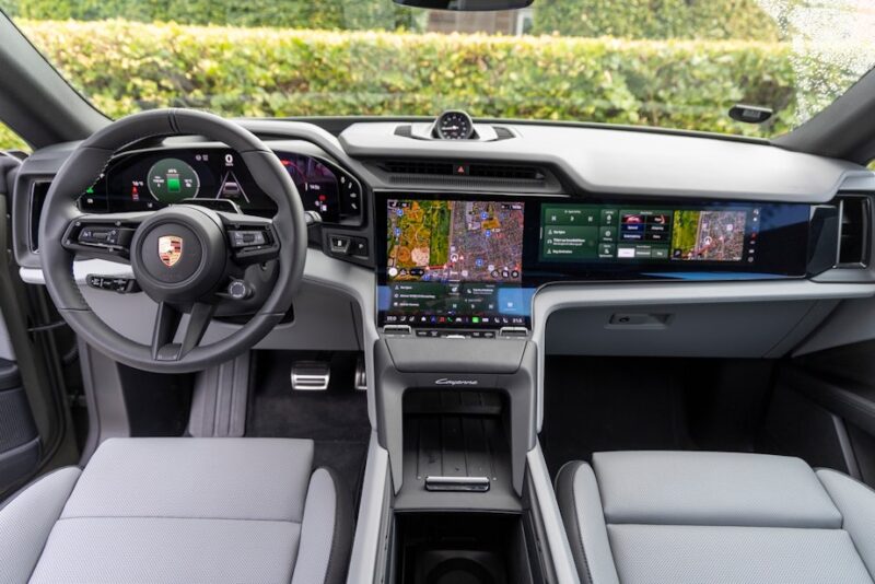Porsche Cayenne Electric 4x4 firehjulstræk Test Anmeldelse Vurdering Elbil Opladning Rækkevidde SUV Garanti Priser Bil Magasinet