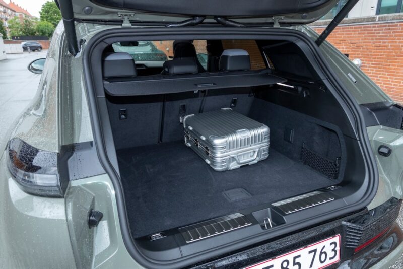 Porsche Cayenne Electric 4x4 firehjulstræk Test Anmeldelse Vurdering Elbil Opladning Rækkevidde SUV Garanti Priser Bil Magasinet
