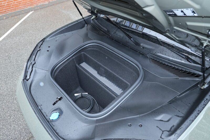 Porsche Cayenne Electric 4x4 firehjulstræk Test Anmeldelse Vurdering Elbil Opladning Rækkevidde SUV Garanti Priser Bil Magasinet
