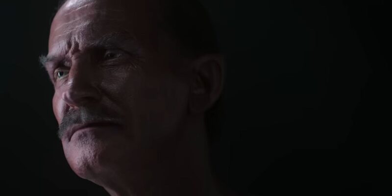 Ulrich Thomsen som Sinestro i Lanterns