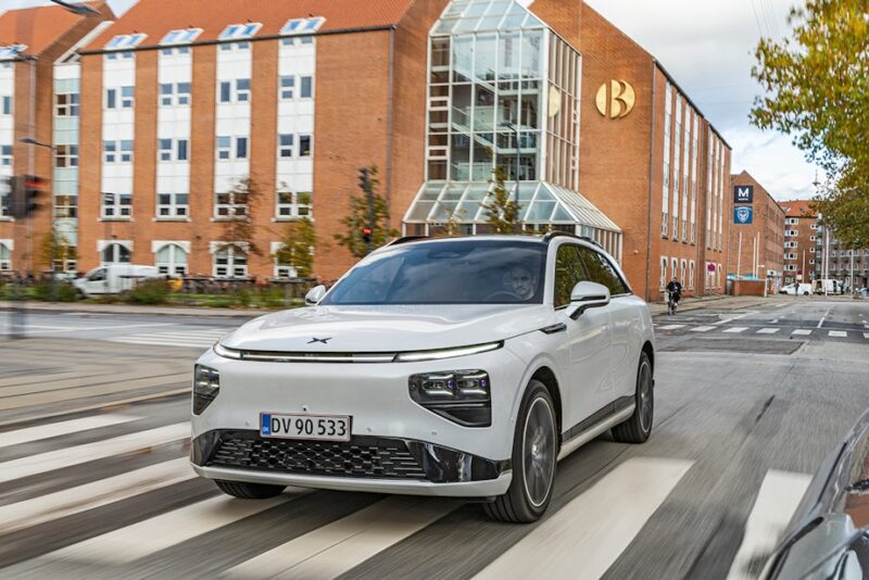 xpeng firmabil g9 suv foran Bonnier Publications | priser eu told kinesiske elbiler
