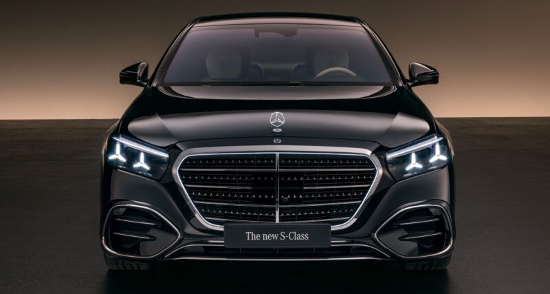 Mercedes S-klasse lige forfra.