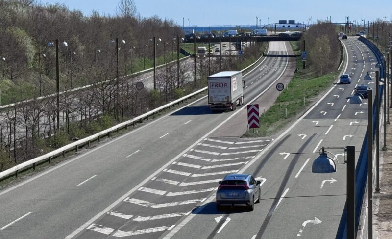 Motorvej set lidt oppefra.