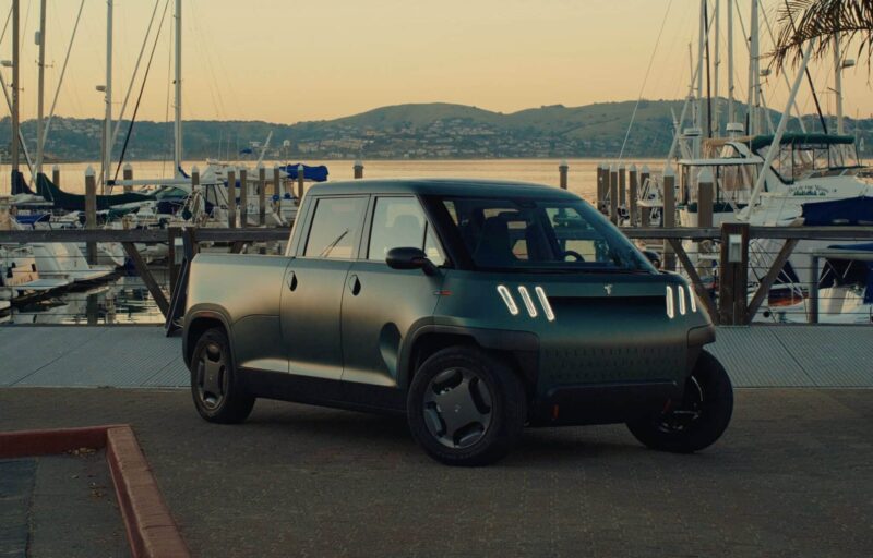 Teslas oprindelige stiftere støtter anti-Cybertruck
