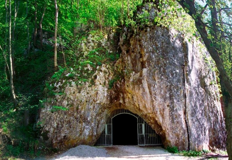 Hohle-Fels-Cave