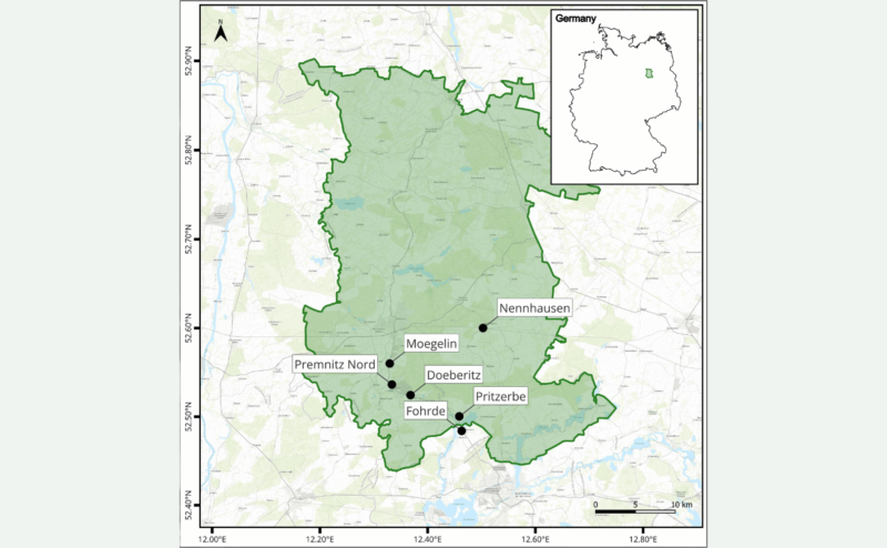 Kort over en region i Tyskland, der viser byerne: Nennhausen, Moegelin, Premnitz Nord, Doeberitz, Pritzerbe og Fohrde. Et lille indsat kort viser regionens placering i Tyskland.