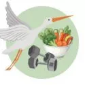 En stork flyver tæt på en skål med grøntsager og to håndvægte, alt sammen på en grøn, cirkulær baggrund.