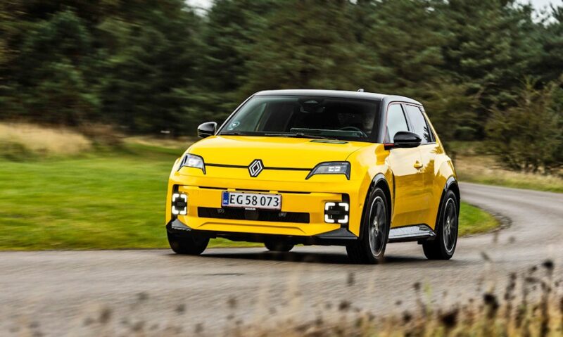 Renault 5 e-tech 52 iconic i sving