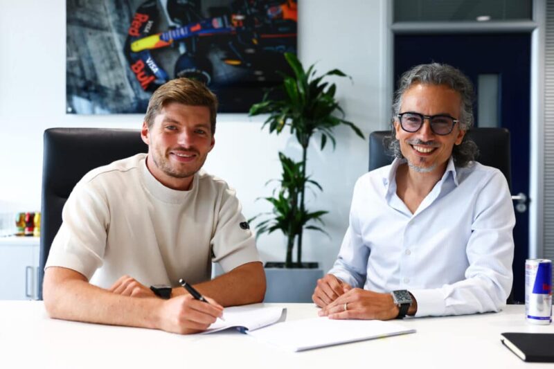 Afviser 2 milliarder i løn - Max Verstappen forlænger kontrakt