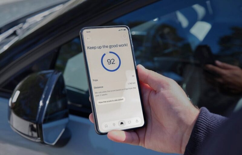 Ny app i 2 millioner biler giver føreren en karakter
