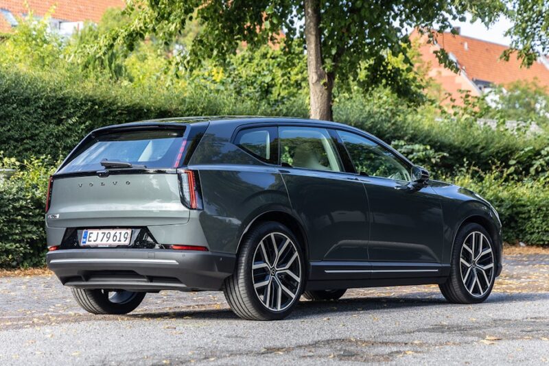Volvo EX60 elbil test anmeldelse 2026 suv bagfra