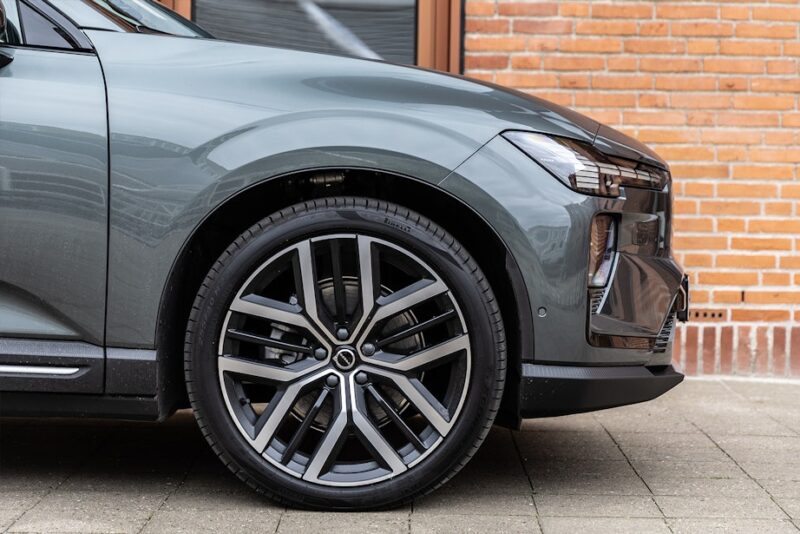 Volvo EX60 elbil test anmeldelse 2026 suv fælge