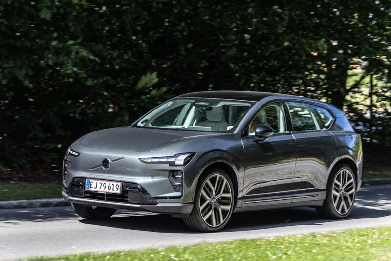 Volvo EX60 elbil test anmeldelse 2026 suv kører